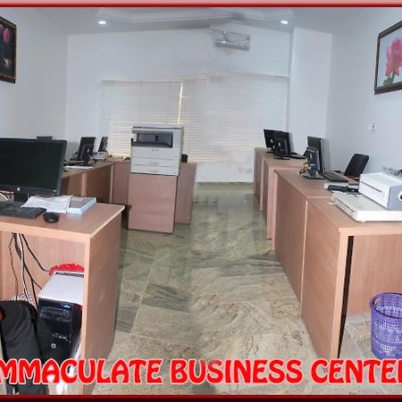 Immaculate Royal Int'L Hotel Owerri Esterno foto