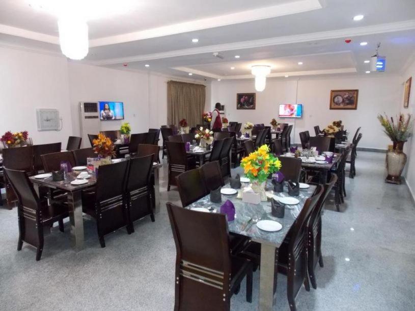 Immaculate Royal Int'L Hotel Owerri Esterno foto